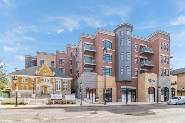 110 S Washington Street #203, Naperville, IL 60540