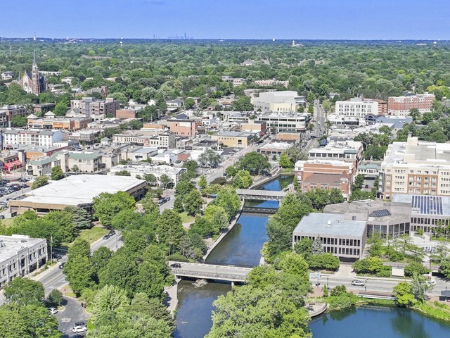 110 S Washington Street #203, Naperville, IL 60540