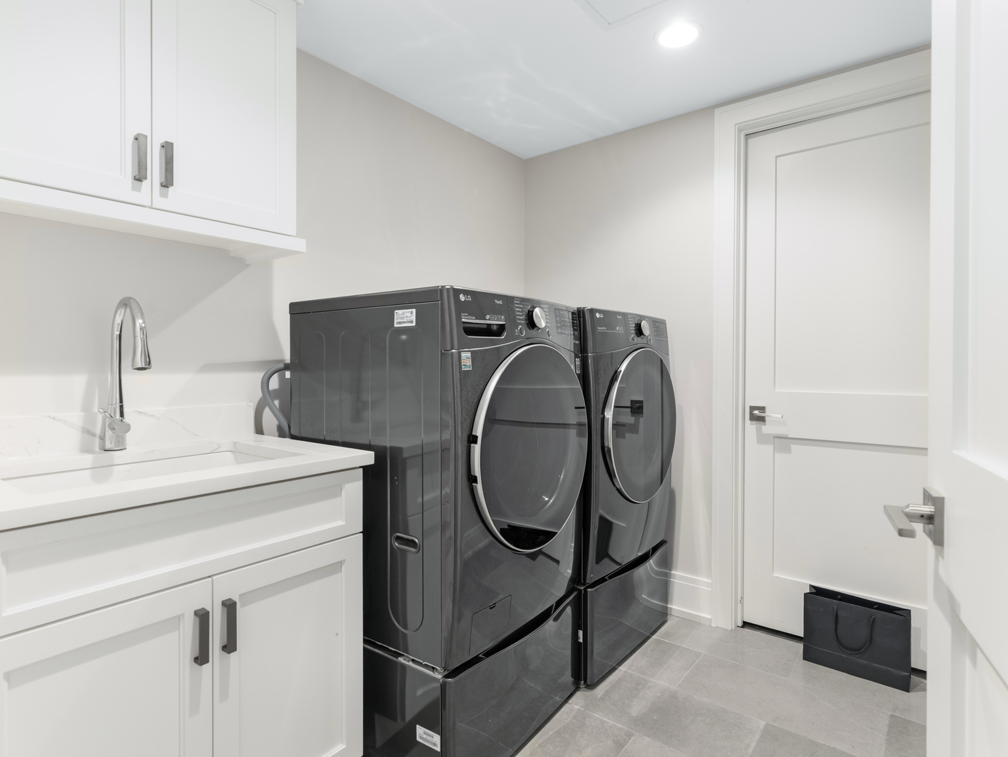 110 S Washington Street #203, Naperville, IL 60540