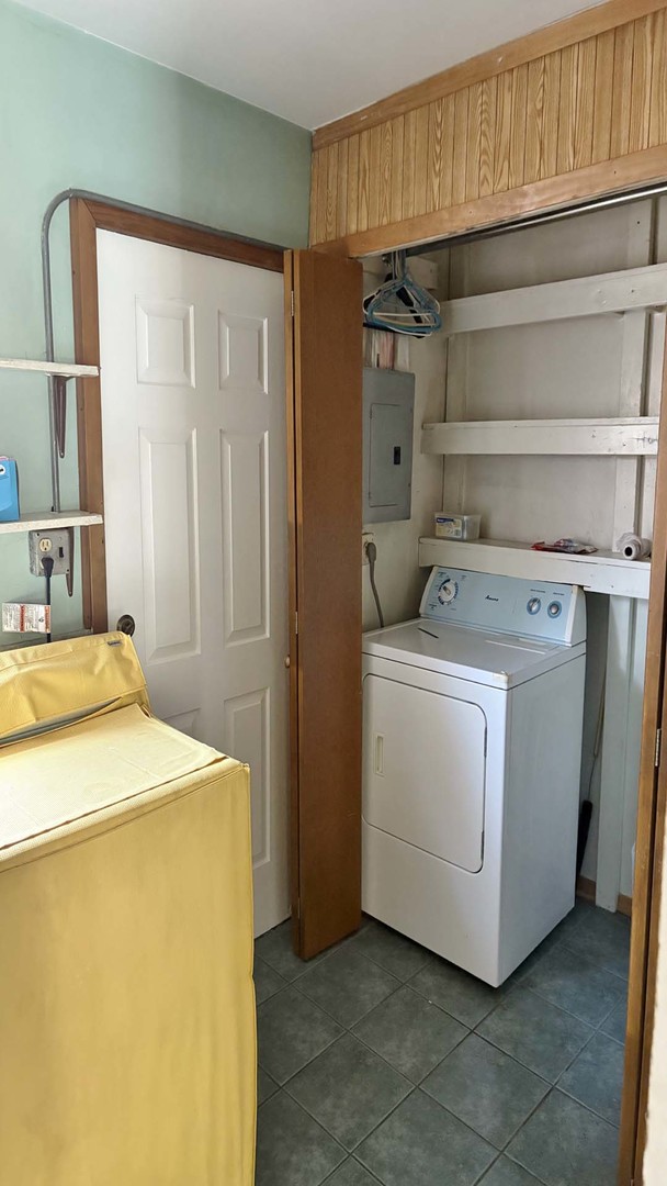 1419 N Ashbel Avenue, Berkeley, IL 60163