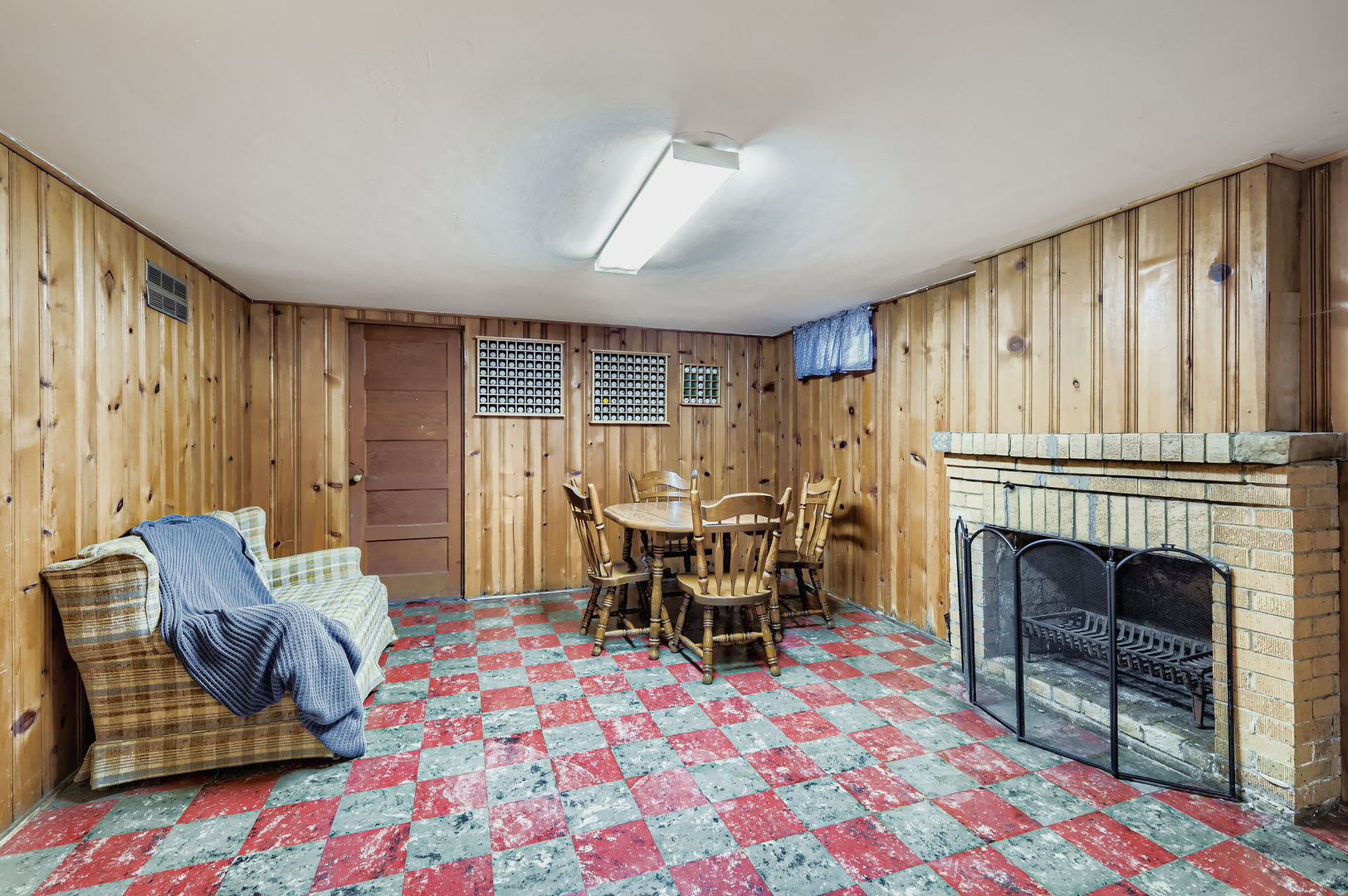 6157 N Lenox Avenue, Chicago, IL 60646
