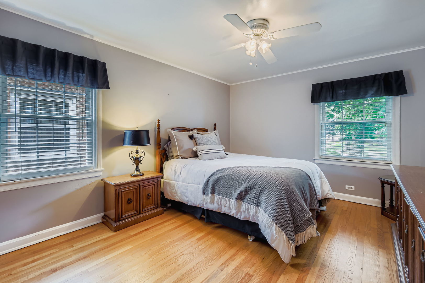 6157 N Lenox Avenue, Chicago, IL 60646