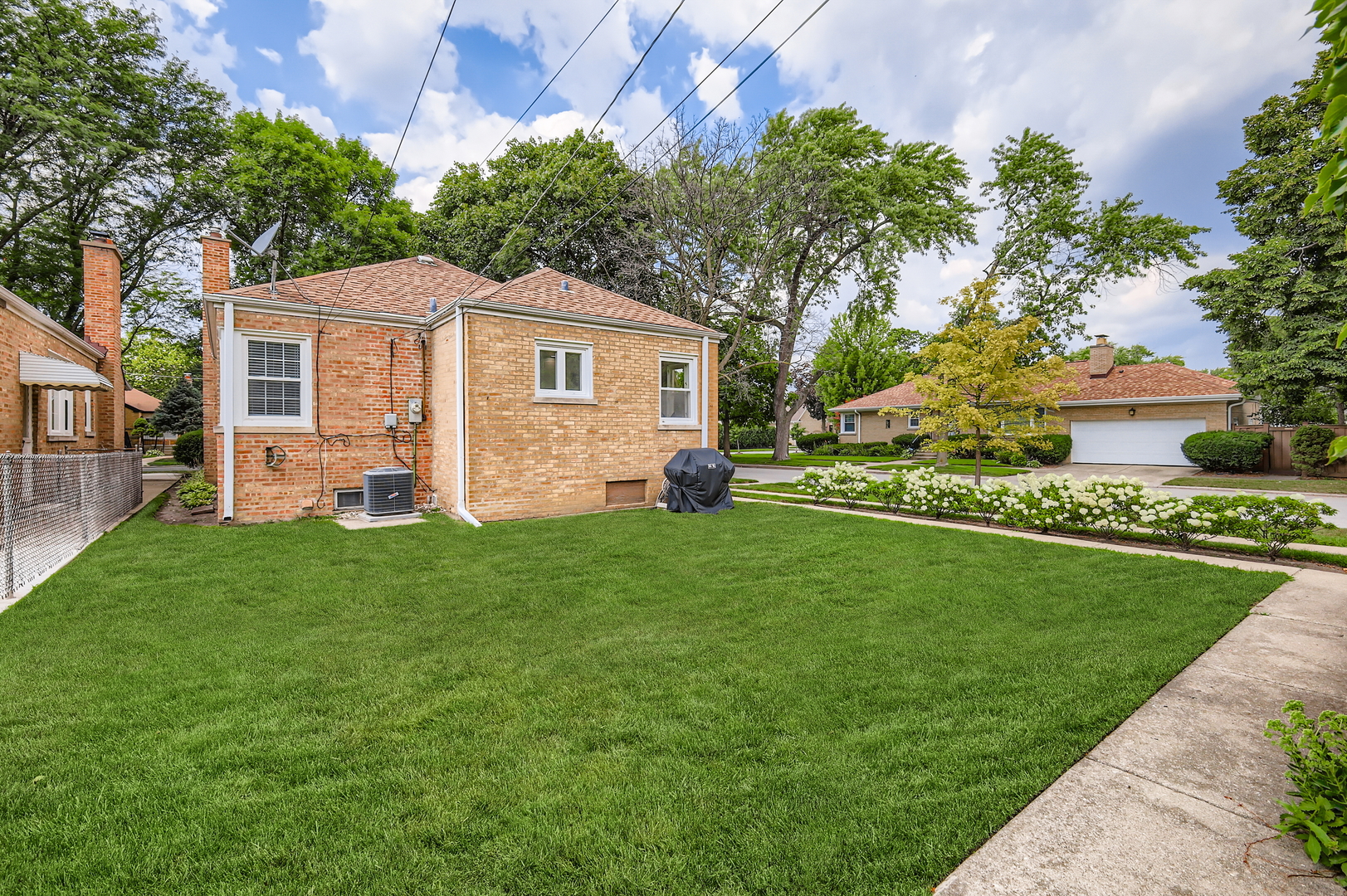 6157 N Lenox Avenue, Chicago, IL 60646