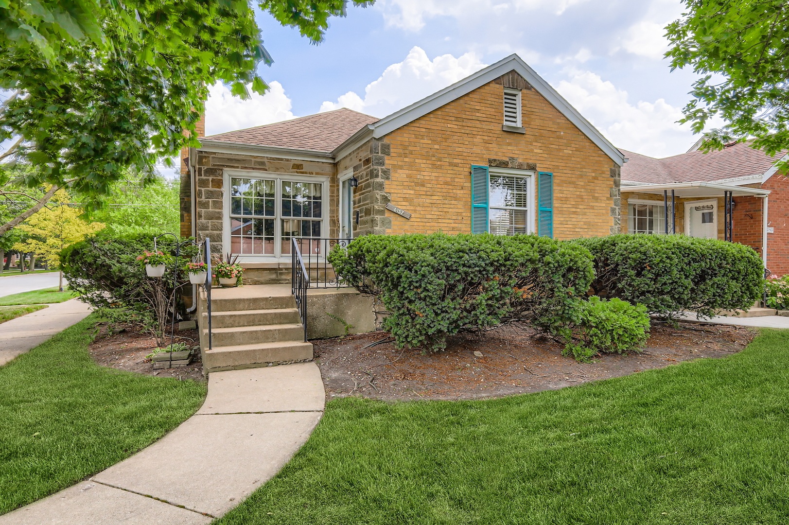 6157 N Lenox Avenue, Chicago, IL 60646