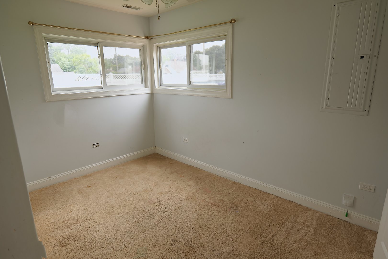 9246 S 49th Avenue, Oak Lawn, IL 60453