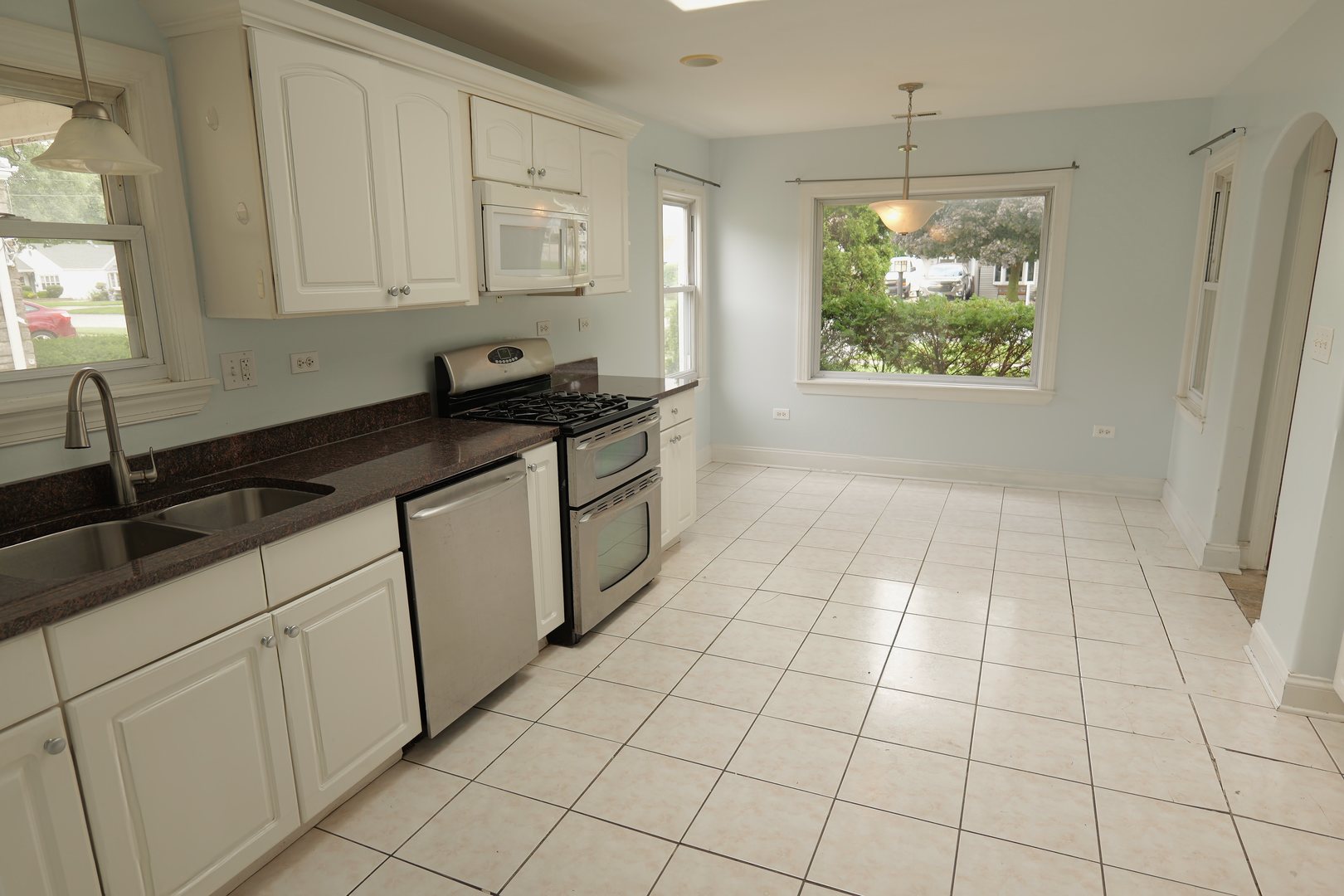 9246 S 49th Avenue, Oak Lawn, IL 60453
