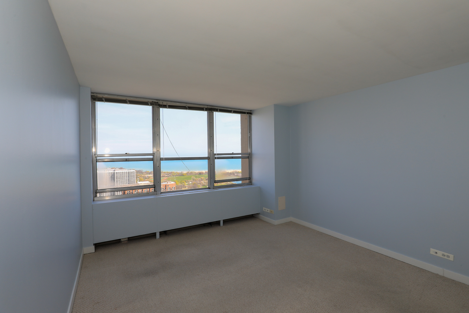 655 W Irving Park Road #4114, Chicago, IL 60613