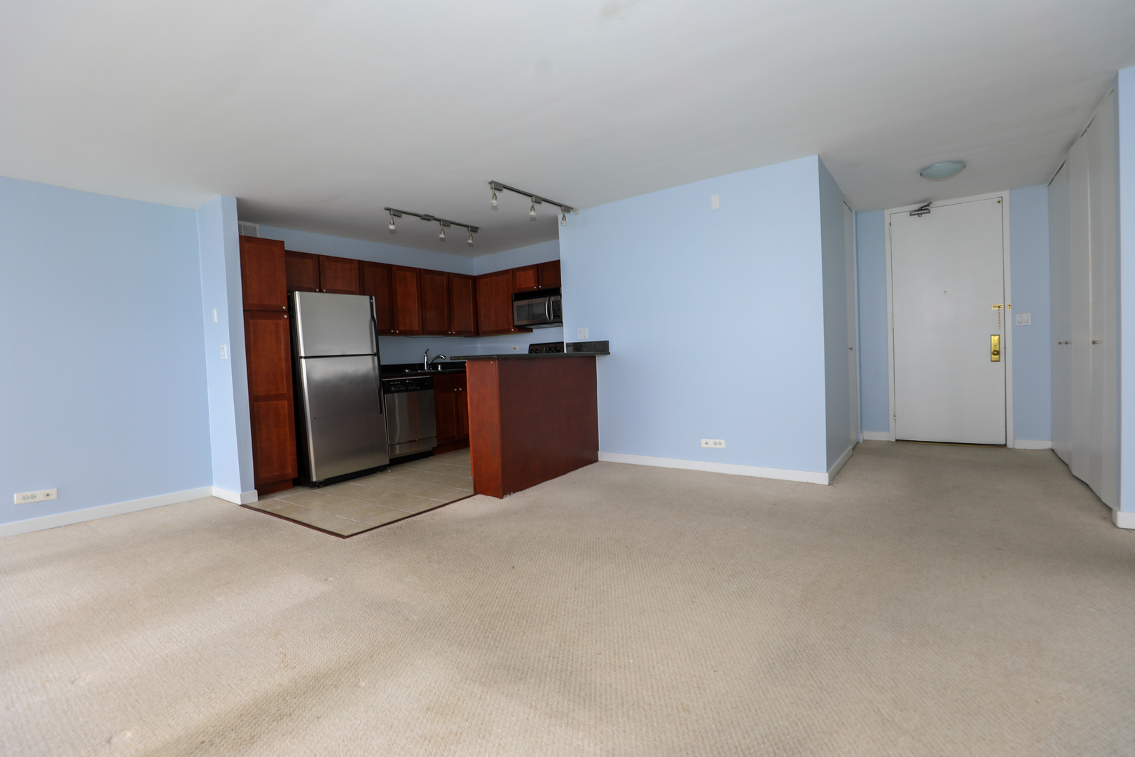 655 W Irving Park Road #4114, Chicago, IL 60613