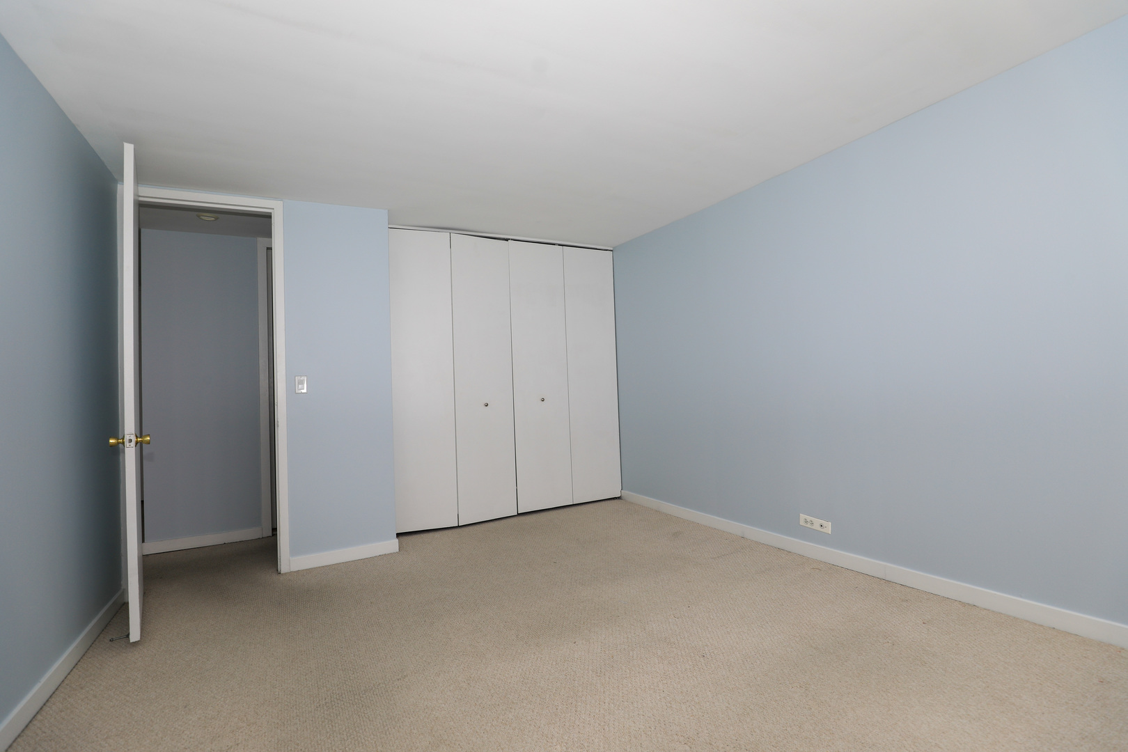 655 W Irving Park Road #4114, Chicago, IL 60613