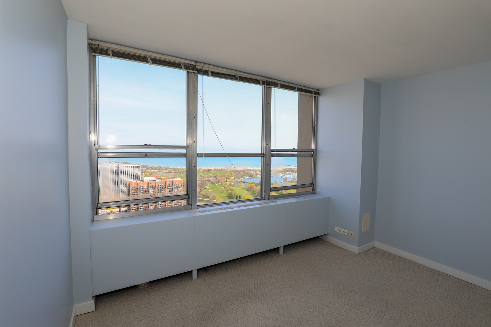 655 W Irving Park Road #4114, Chicago, IL 60613