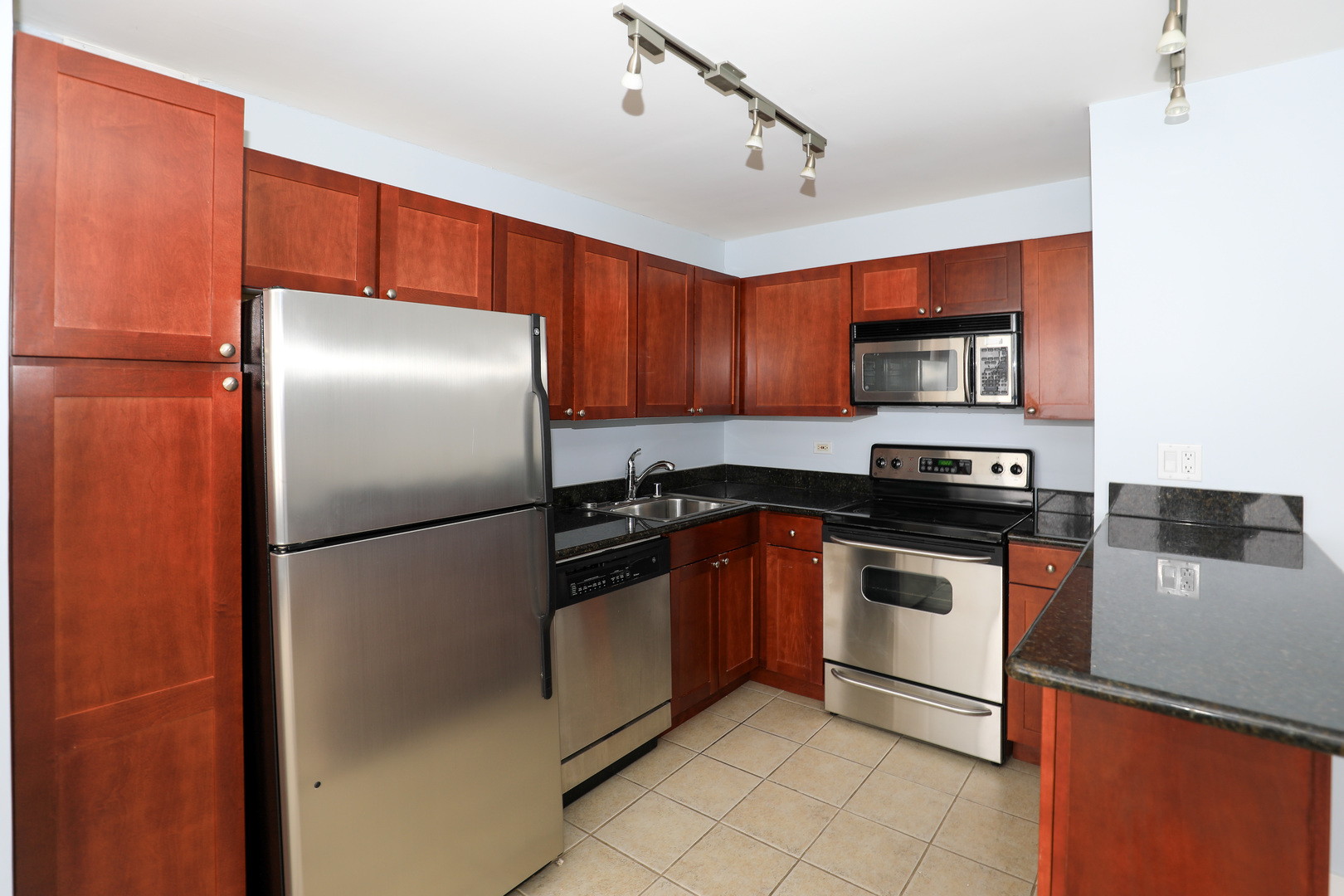655 W Irving Park Road #4114, Chicago, IL 60613