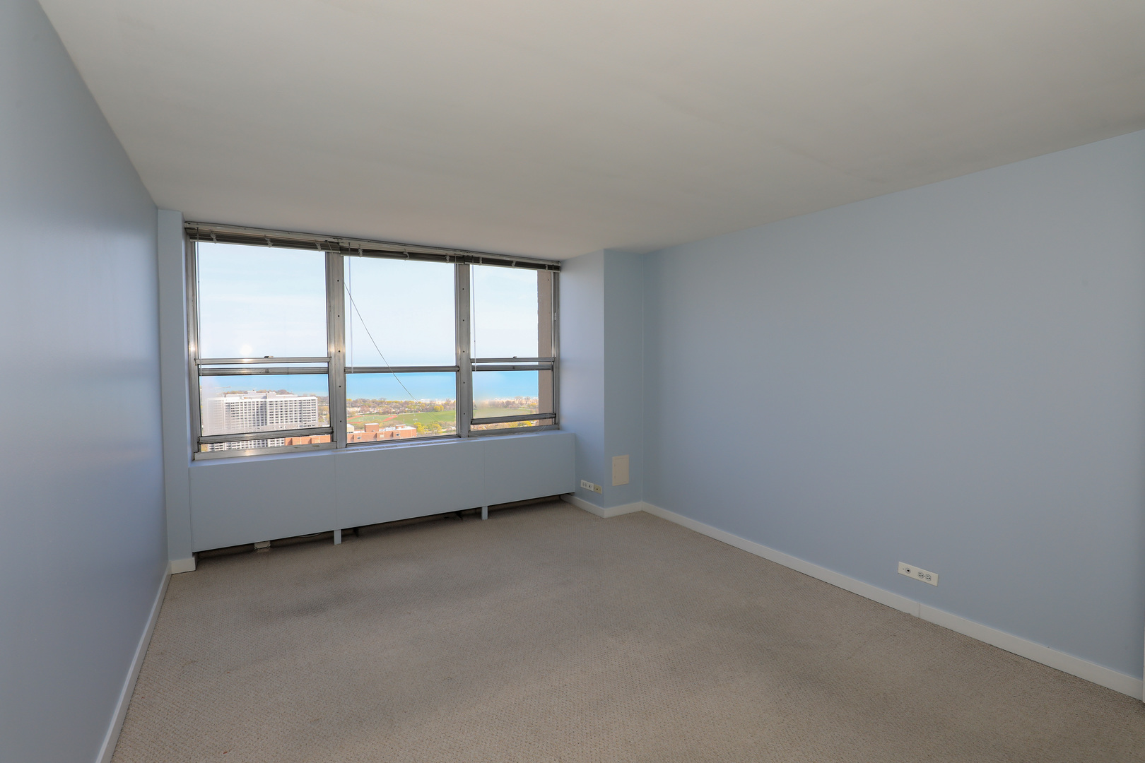 655 W Irving Park Road #4114, Chicago, IL 60613