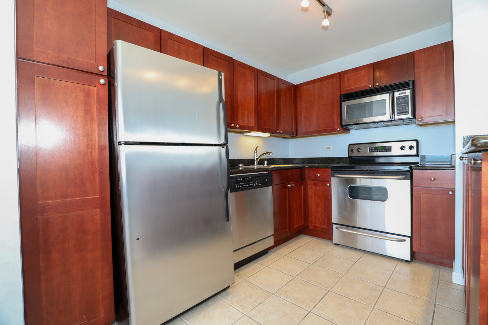 655 W Irving Park Road #4114, Chicago, IL 60613