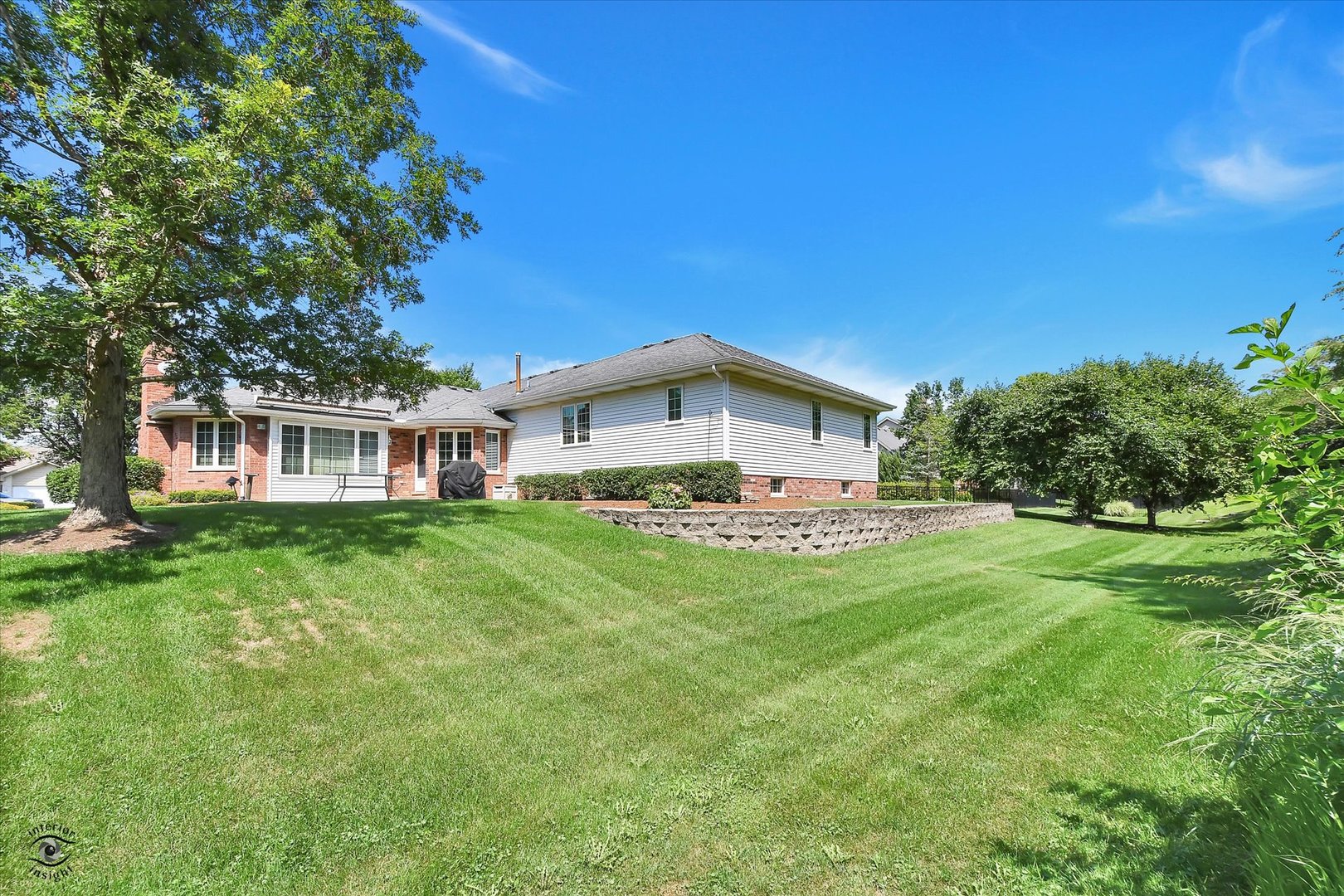 8905 Brown Drive, Frankfort, IL 60423