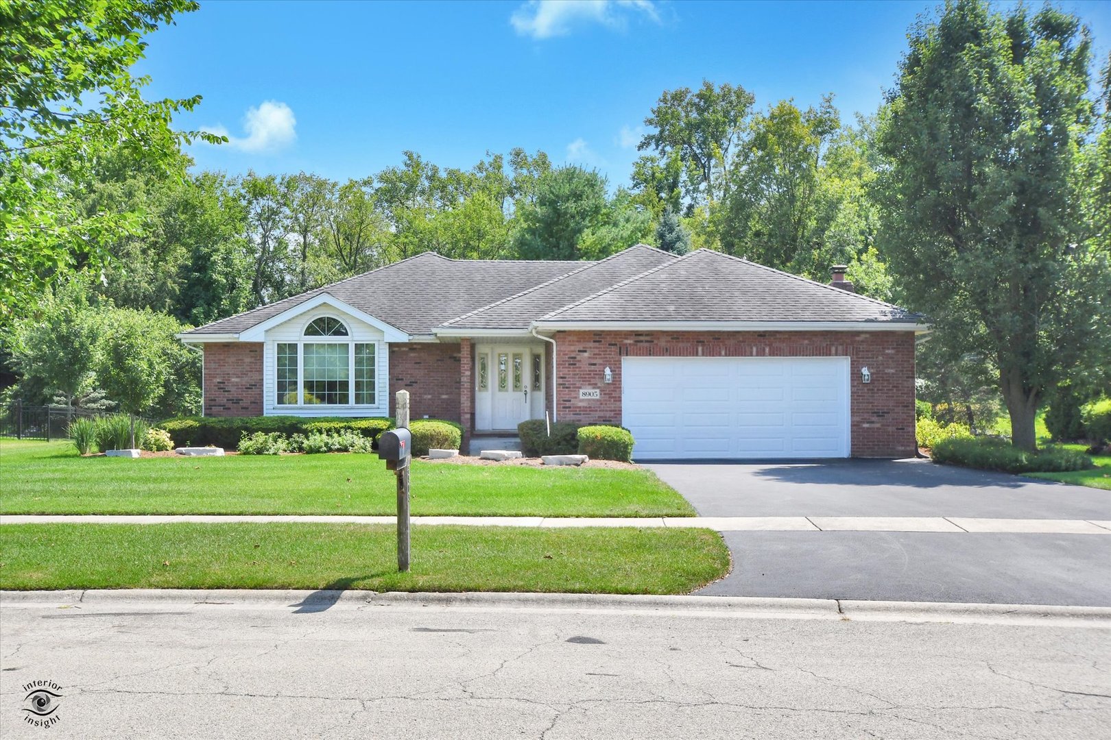 8905 Brown Drive, Frankfort, IL 60423