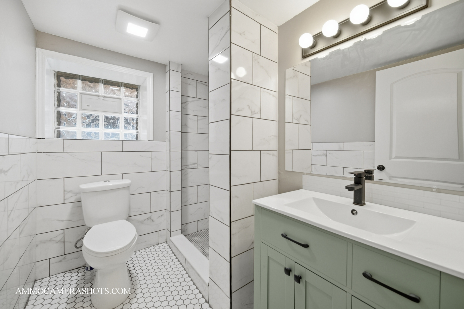 7725 S Wood Street, Chicago, IL 60620