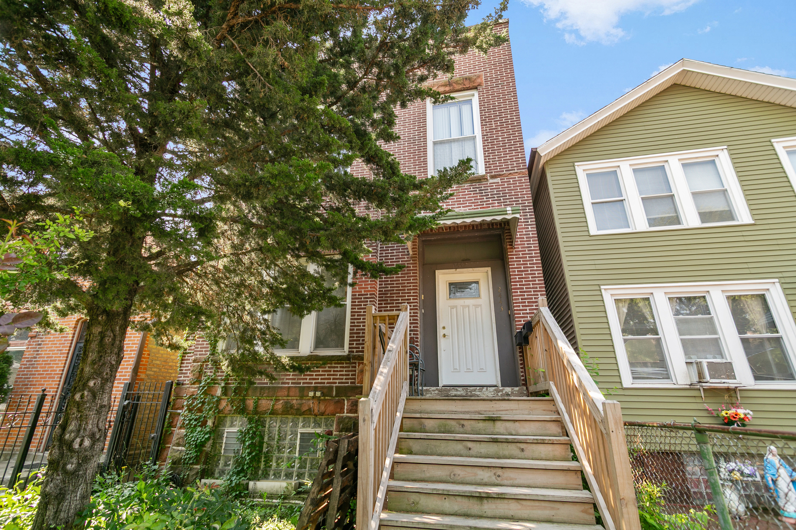 2443 W Arthington Street, Chicago, IL 60612