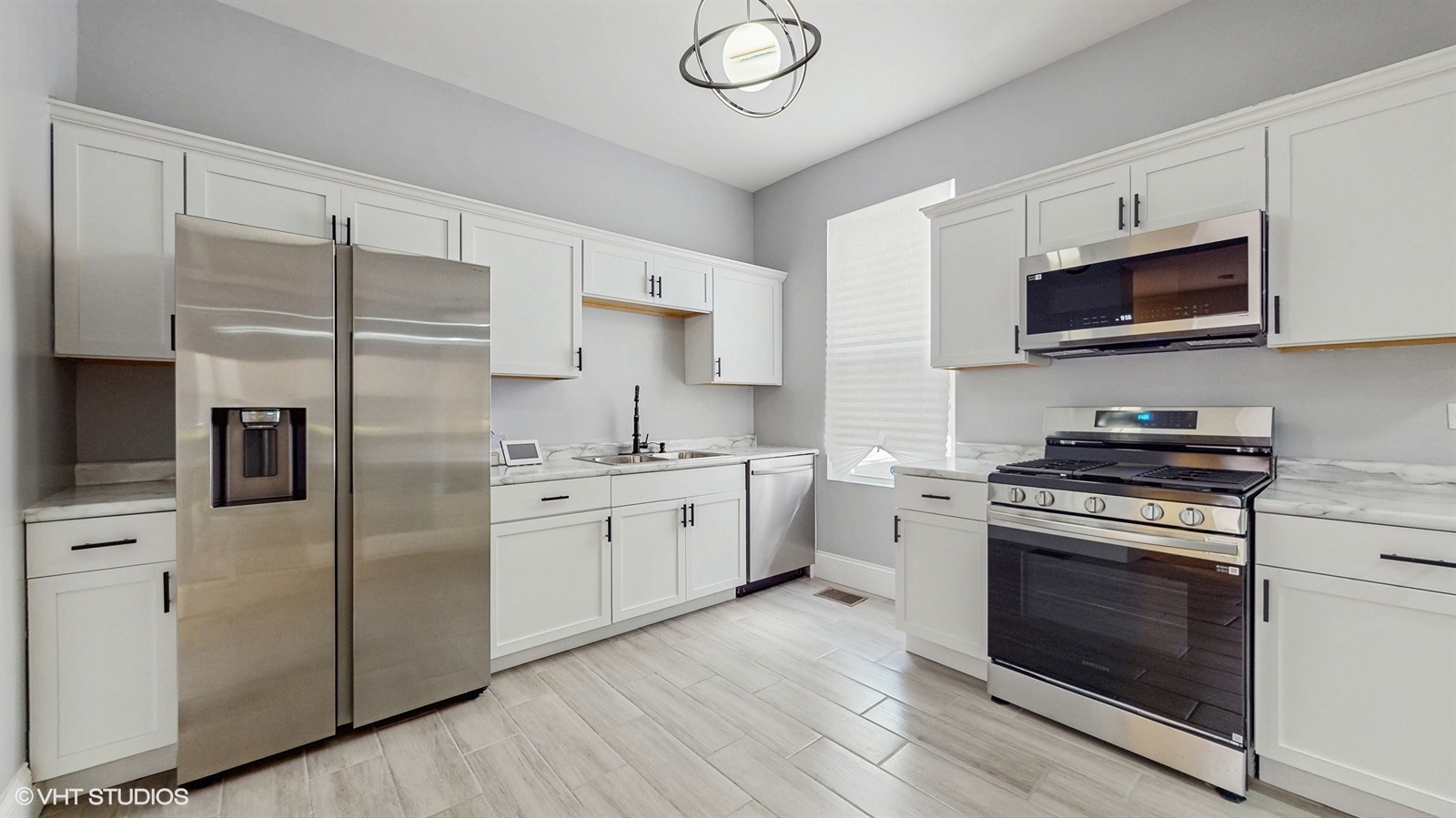 7430 S King Drive, Chicago, IL 60619