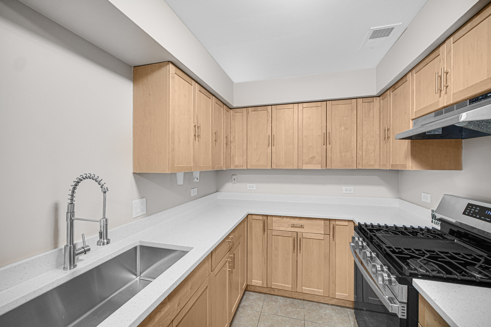 611 Hapsfield Lane #202, Buffalo Grove, IL 60089