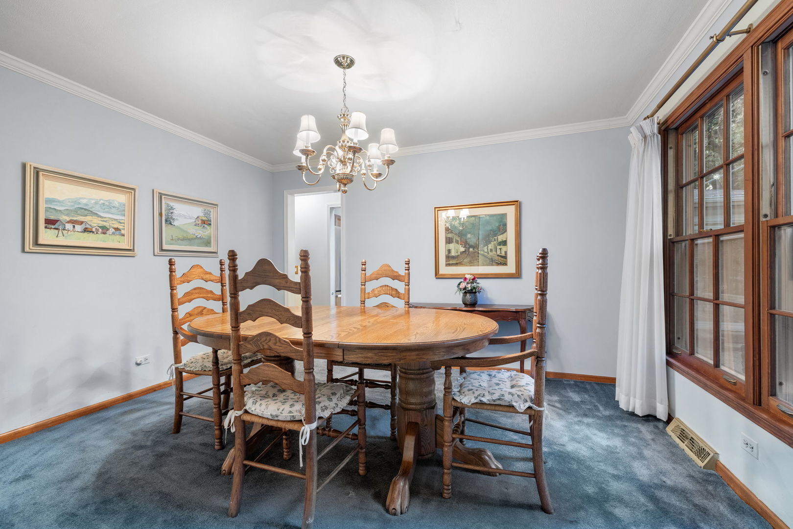 2S501 Seneca Drive, Wheaton, IL 60189