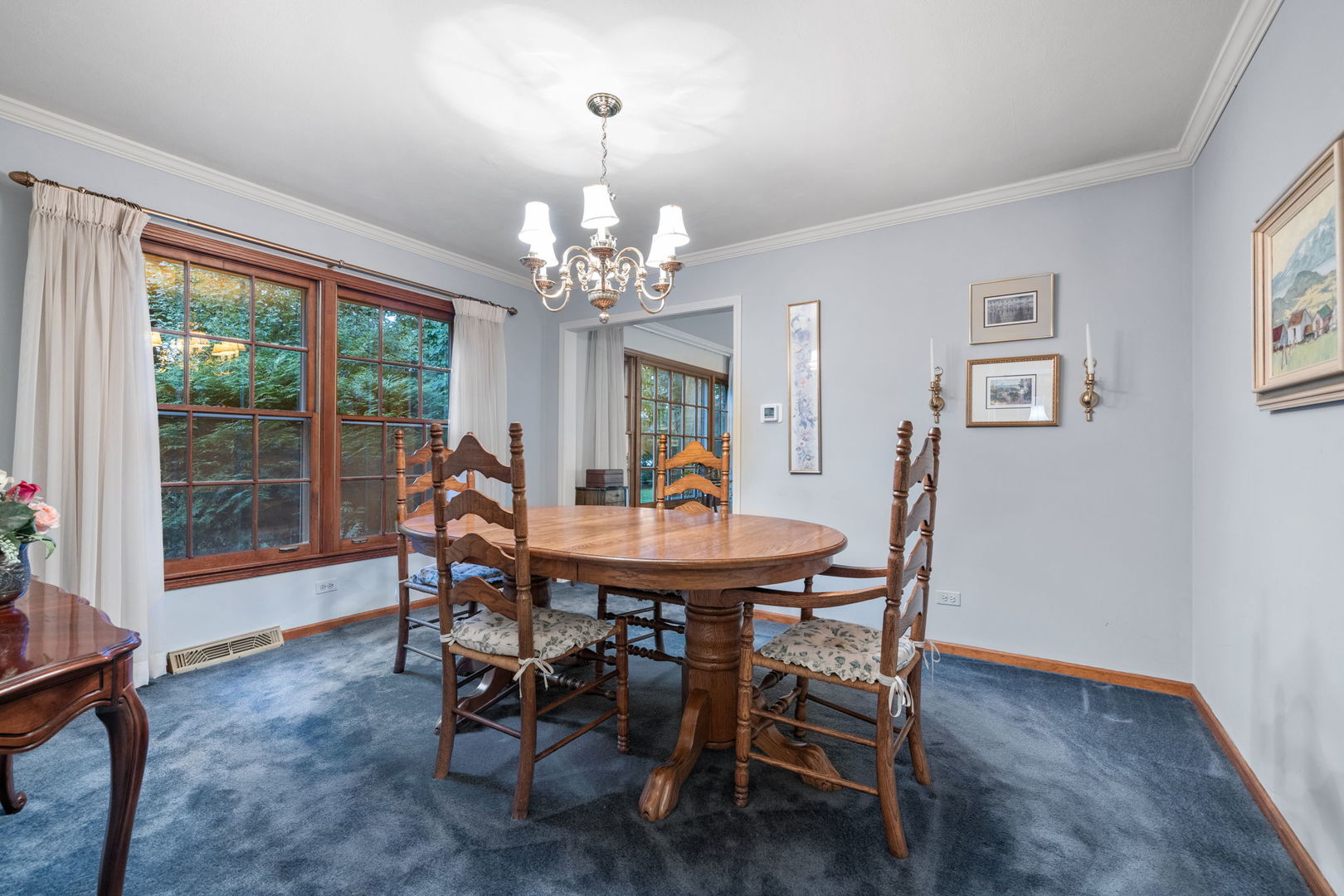 2S501 Seneca Drive, Wheaton, IL 60189