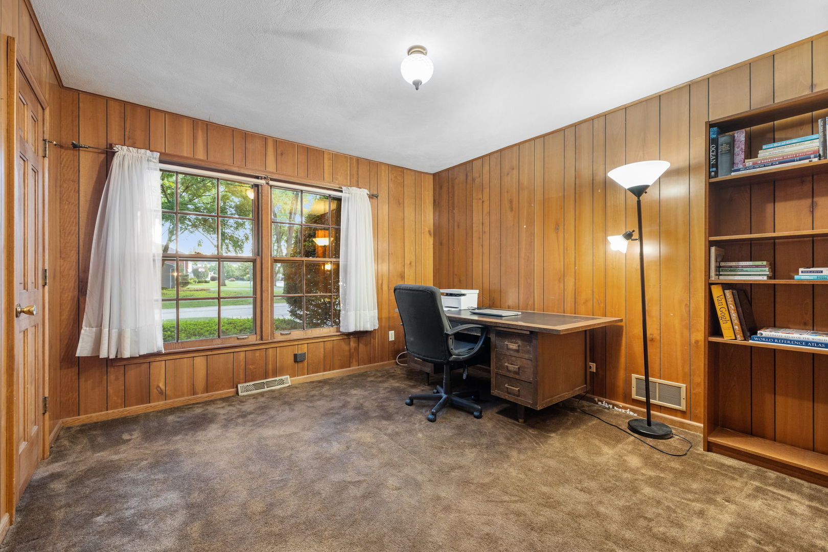 2S501 Seneca Drive, Wheaton, IL 60189