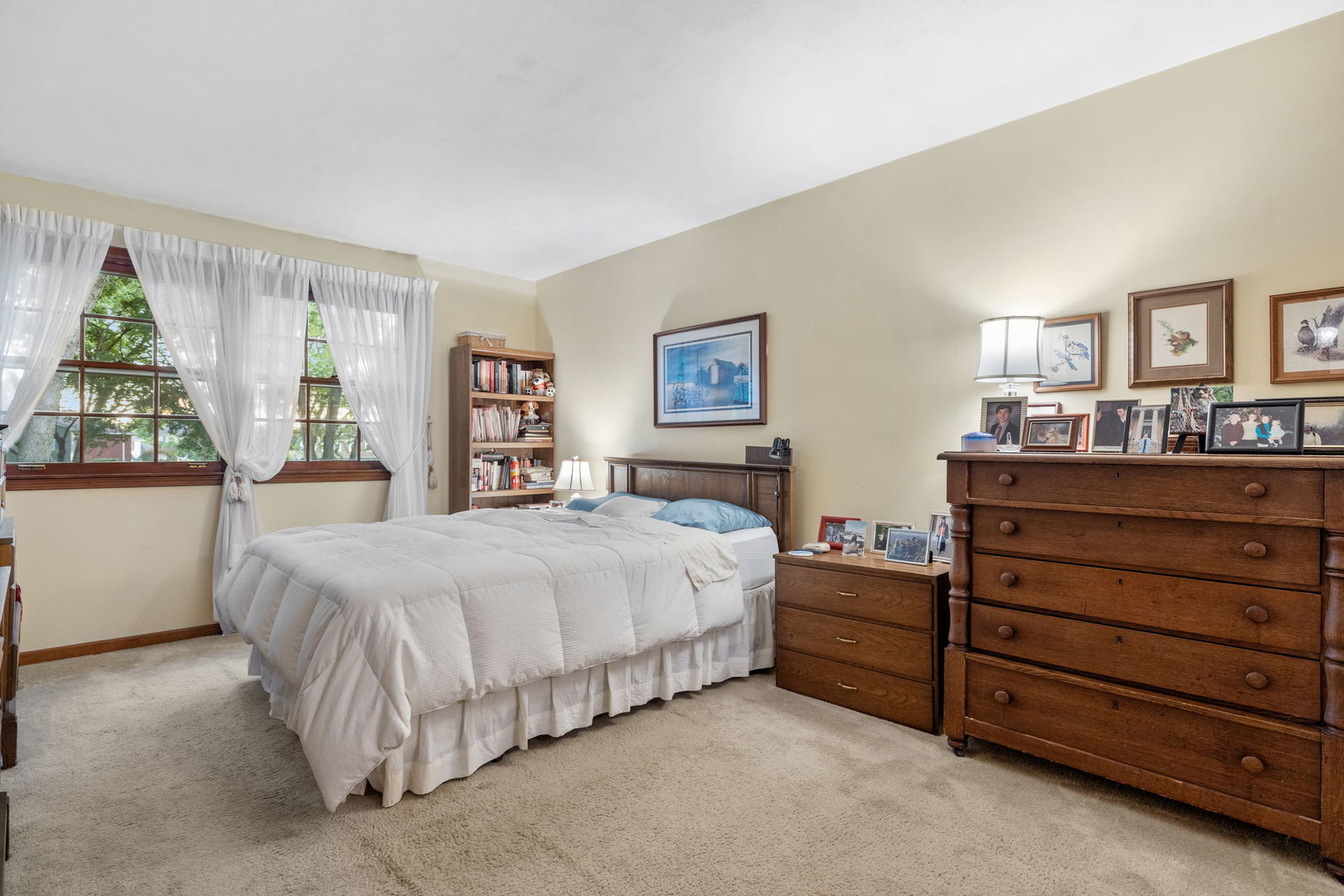 2S501 Seneca Drive, Wheaton, IL 60189