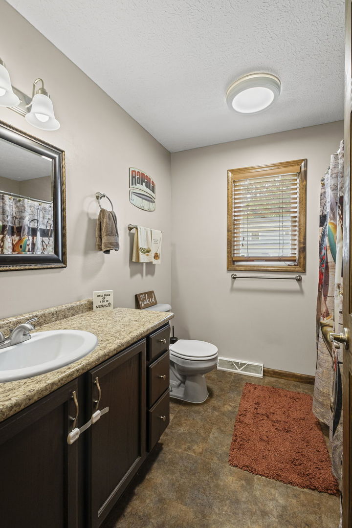 271 Fossil Bay Court, Wilmington, IL 60481