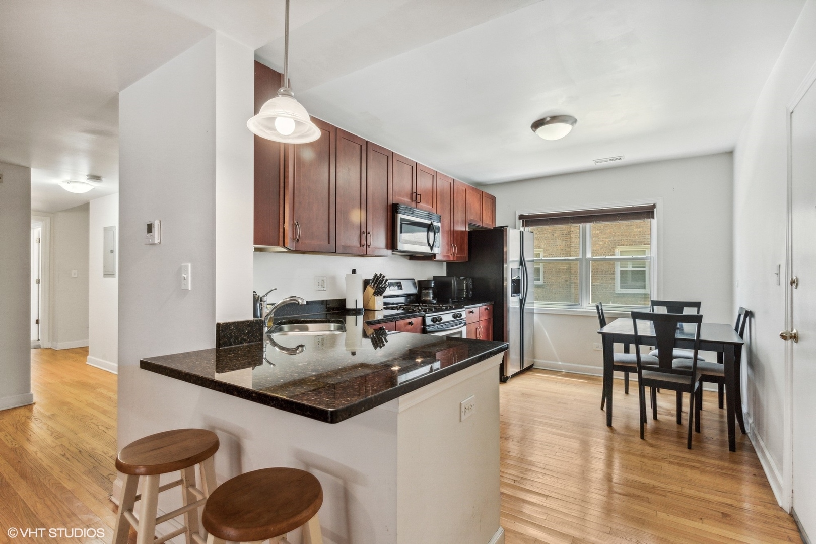 6427 N DAMEN Avenue #1E, Chicago, IL 60645