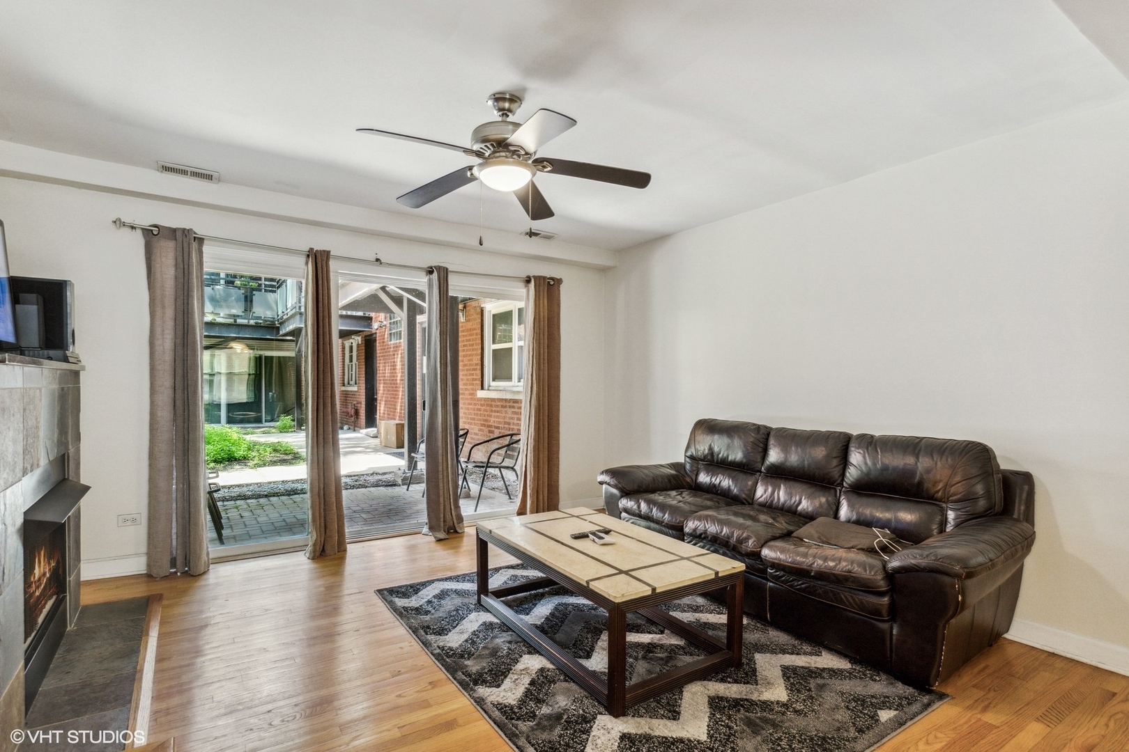 6427 N DAMEN Avenue #1E, Chicago, IL 60645