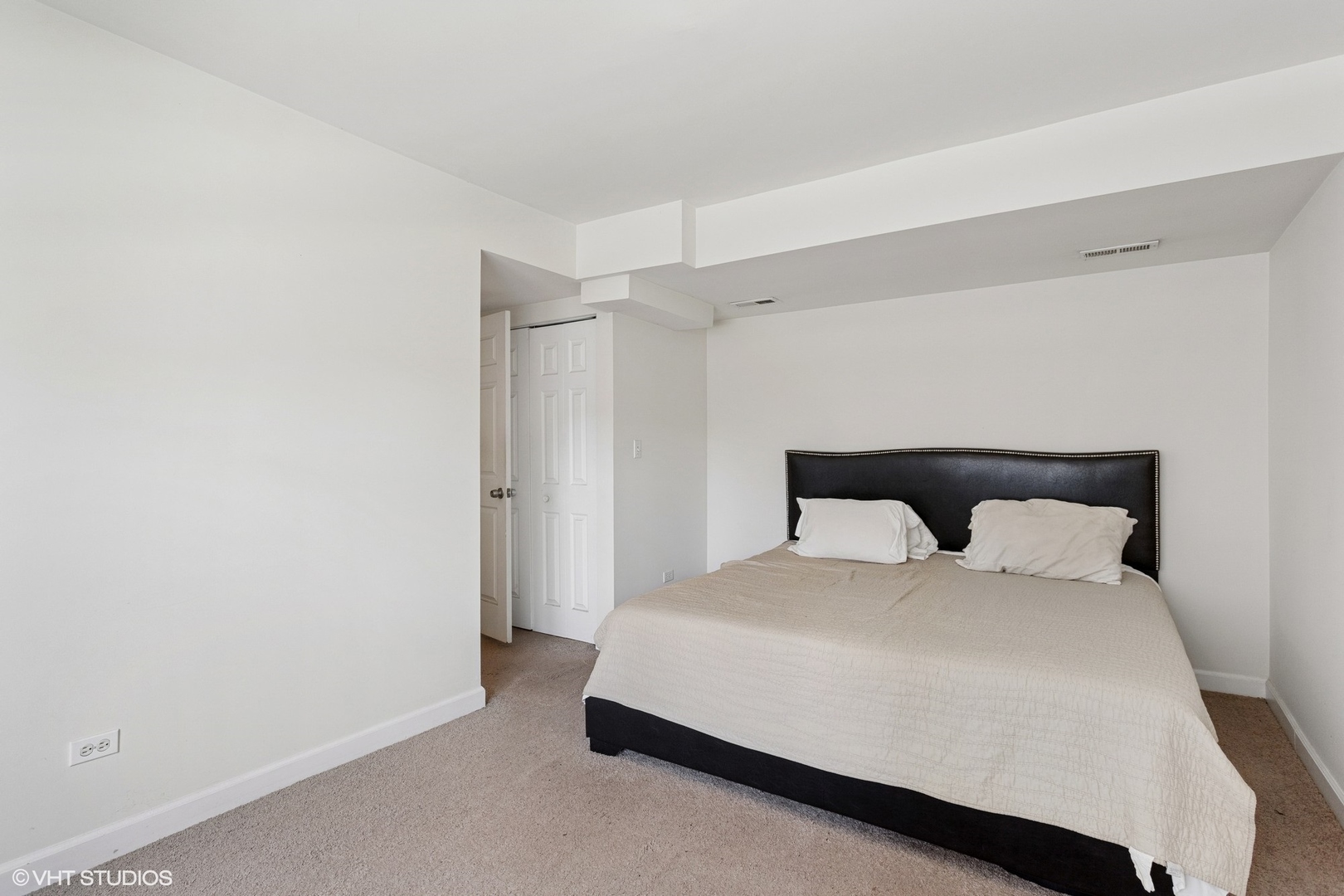 6427 N DAMEN Avenue #1E, Chicago, IL 60645