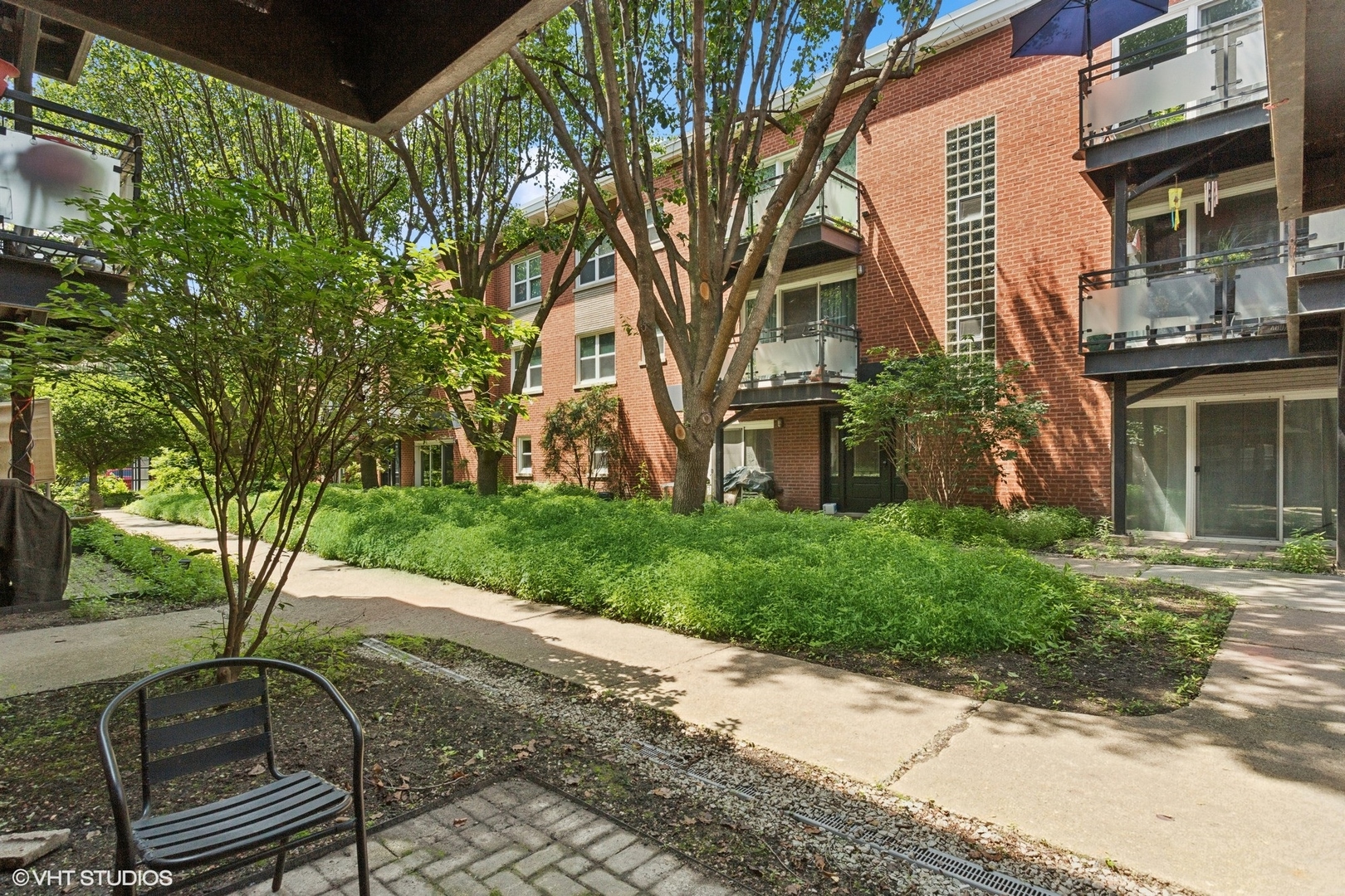6427 N DAMEN Avenue #1E, Chicago, IL 60645