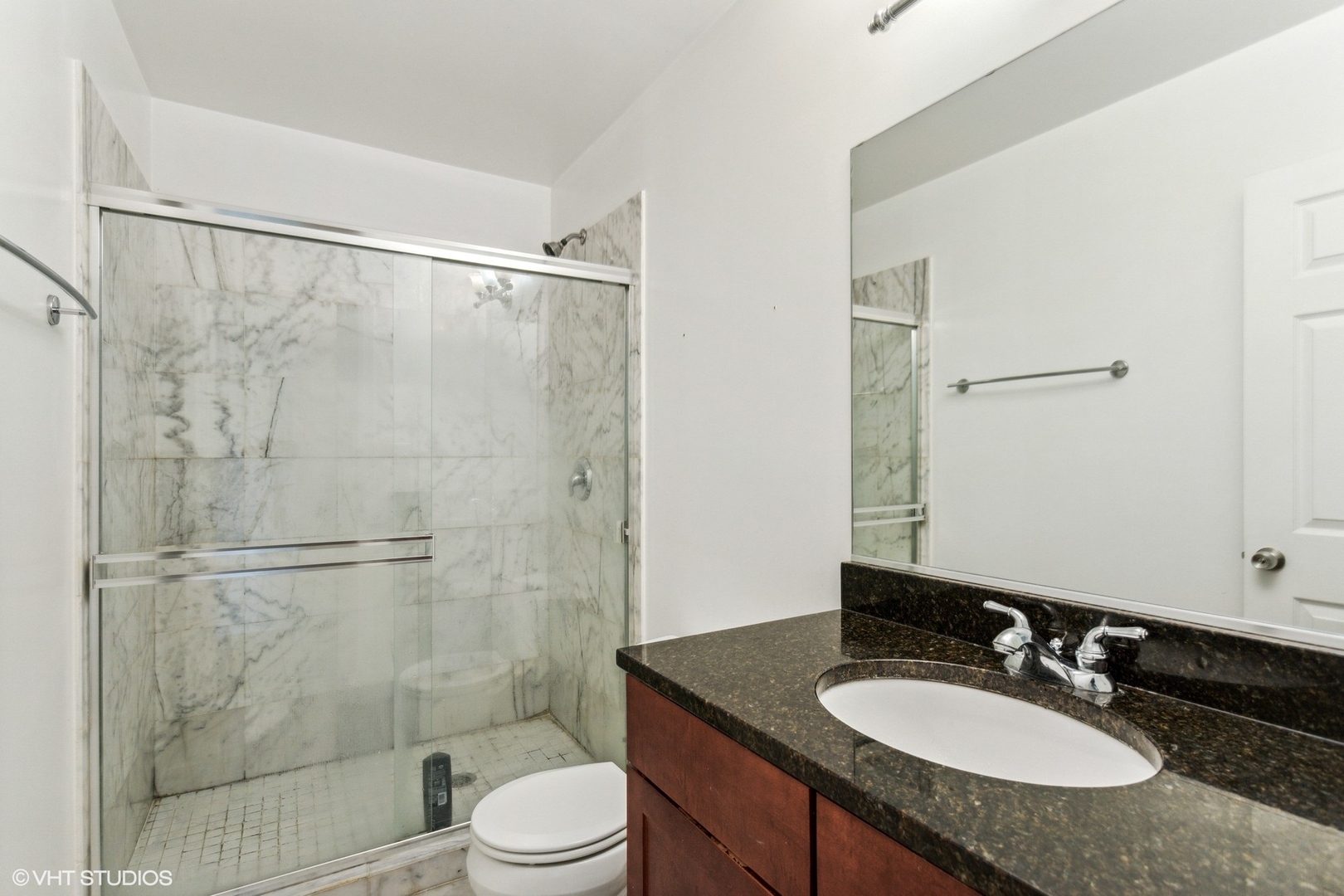 6427 N DAMEN Avenue #1E, Chicago, IL 60645