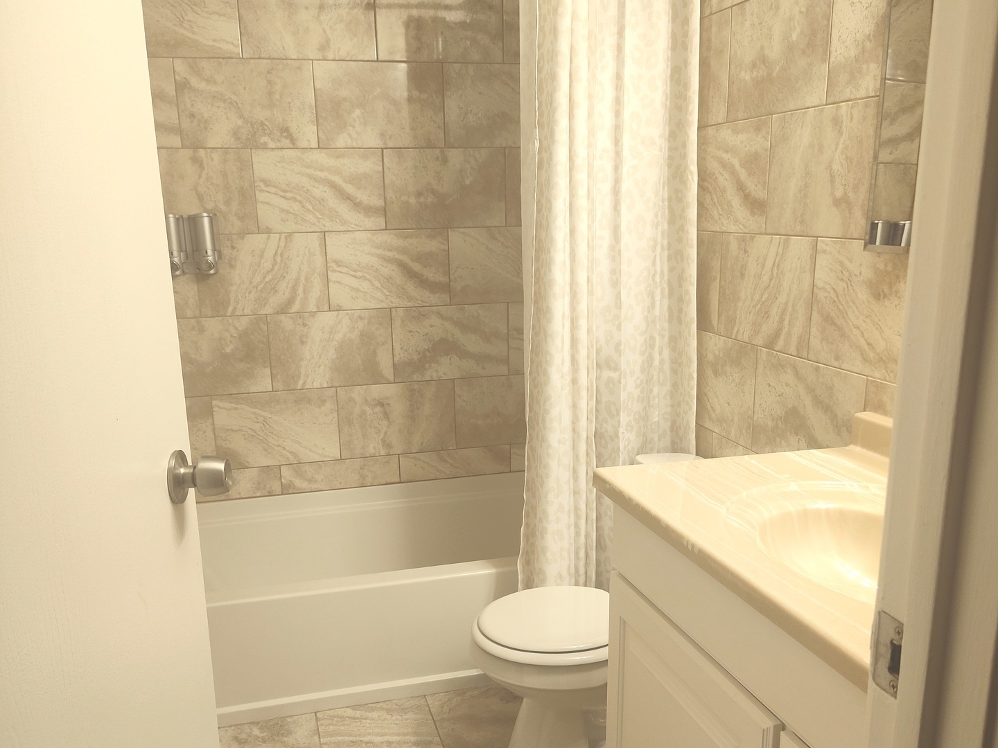 117 Boardwalk Street #2E, Elk Grove Village, IL 60007