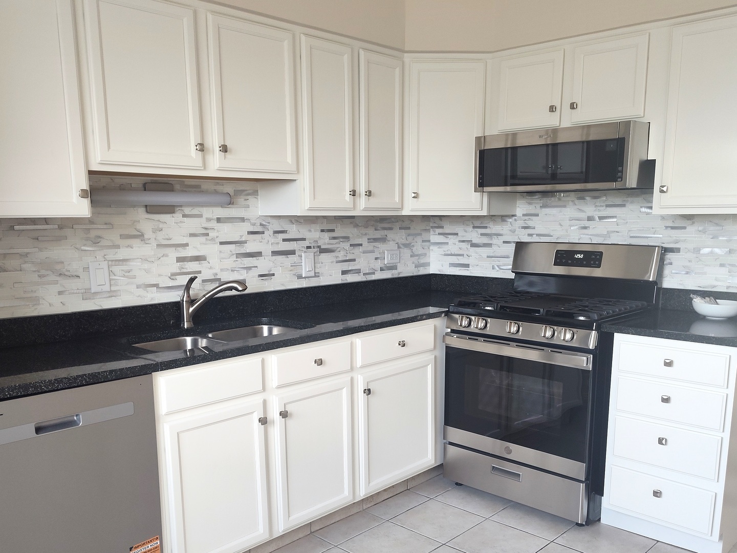 117 Boardwalk Street #2E, Elk Grove Village, IL 60007