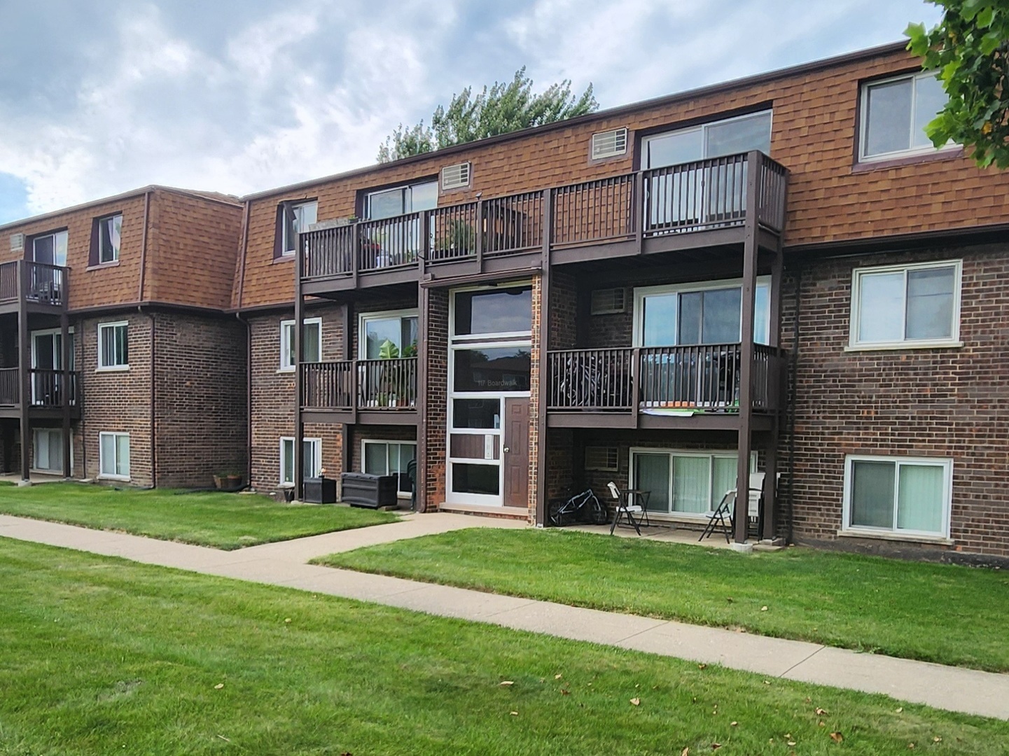 117 Boardwalk Street #2E, Elk Grove Village, IL 60007