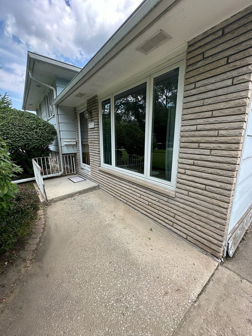 17871 Locust Street, Lansing, IL 60438