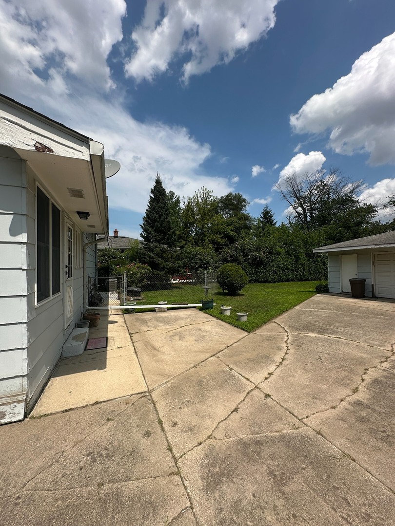 17871 Locust Street, Lansing, IL 60438