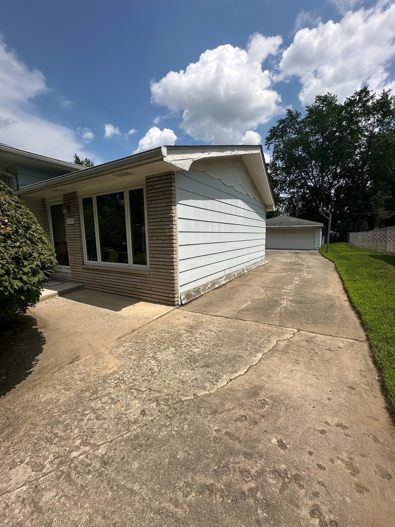 17871 Locust Street, Lansing, IL 60438