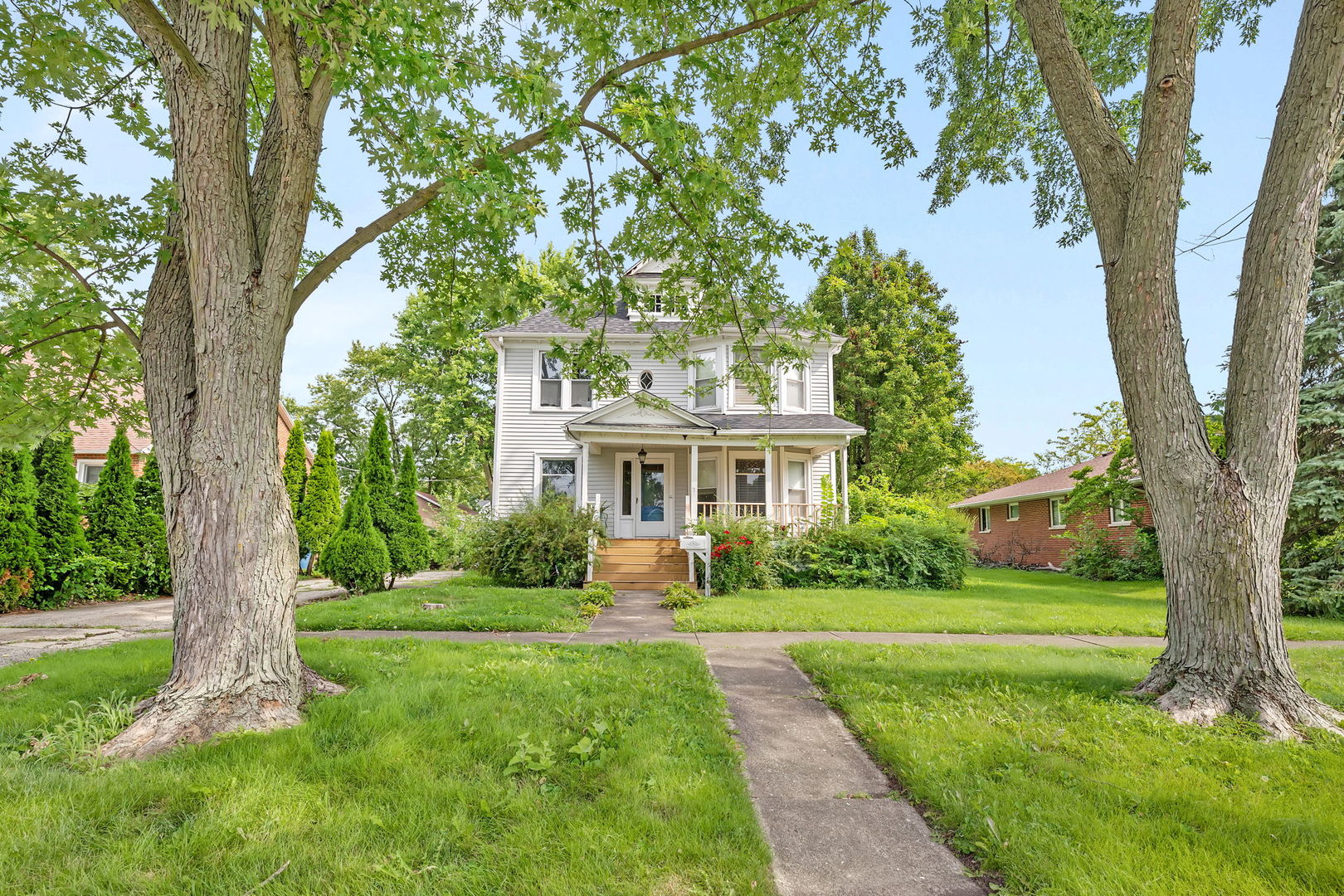 206 W Delaware Street, Dwight, IL 60420