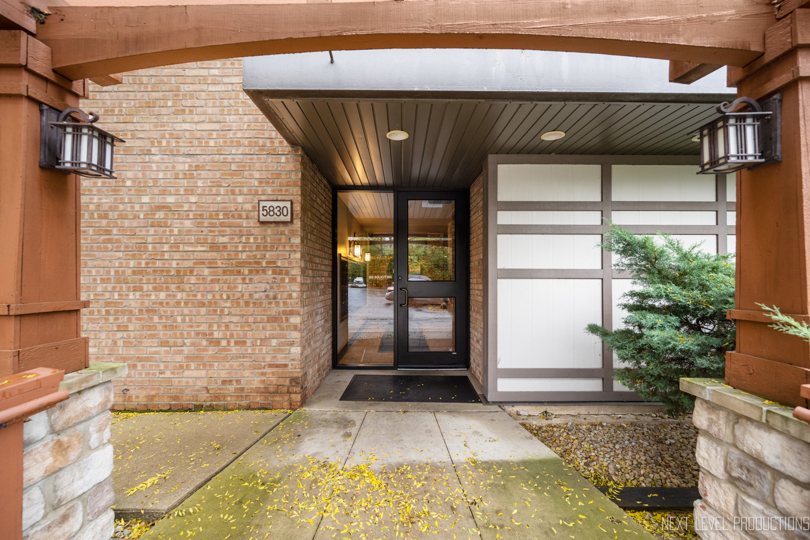 5830 Oakwood Drive #1H, Lisle, IL 60532