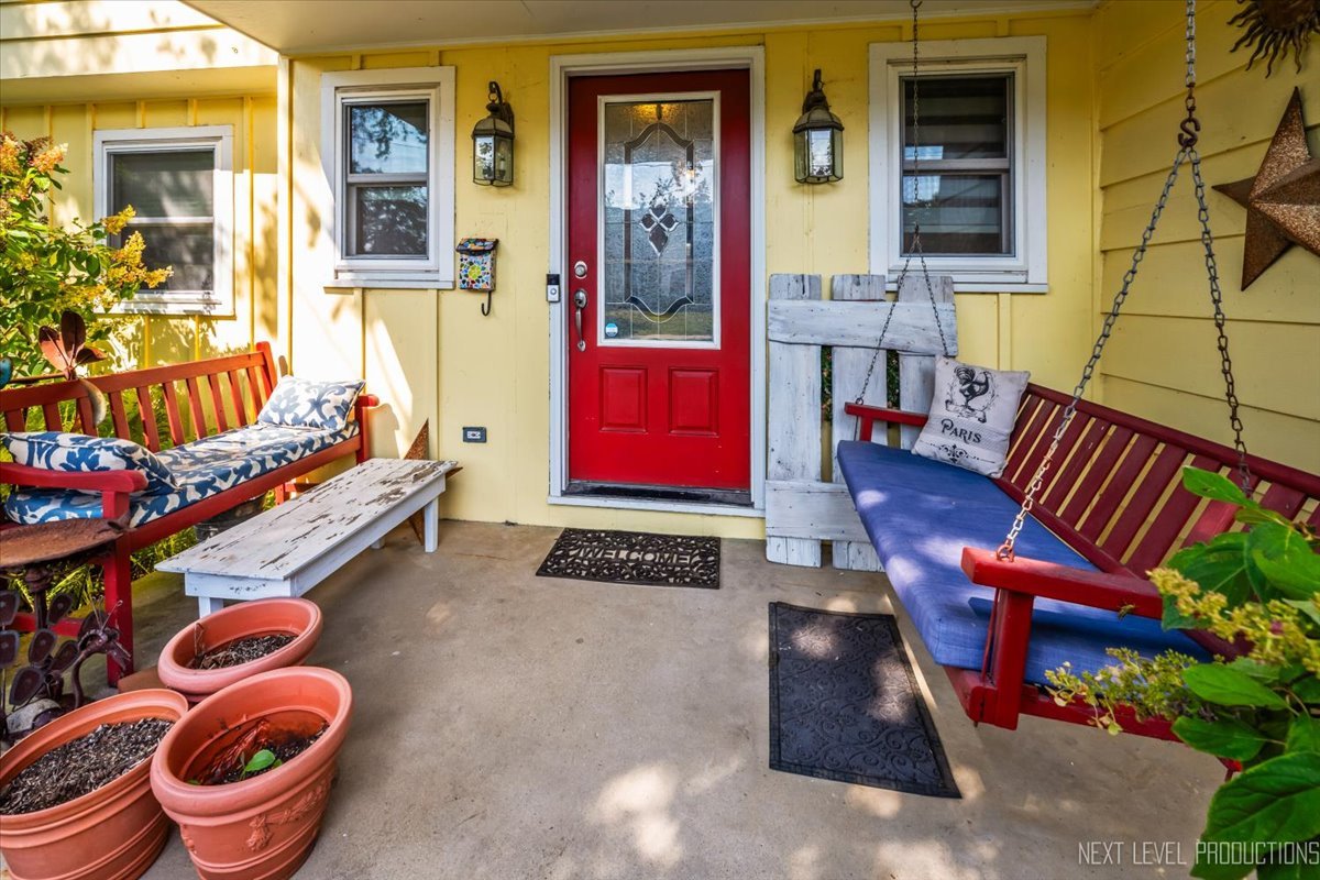 83 N Park Boulevard, Glen Ellyn, IL 60137