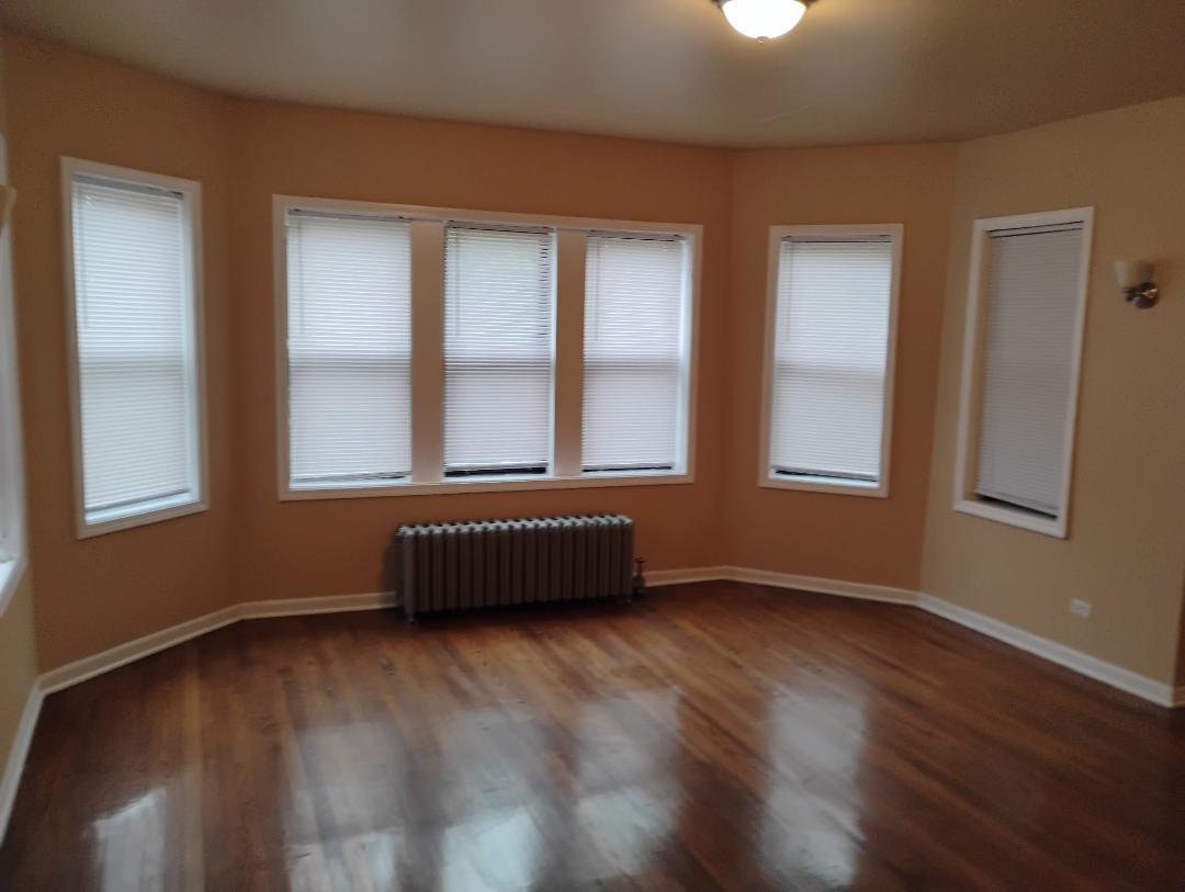 8037 S Champlain Avenue, Chicago, IL 60619