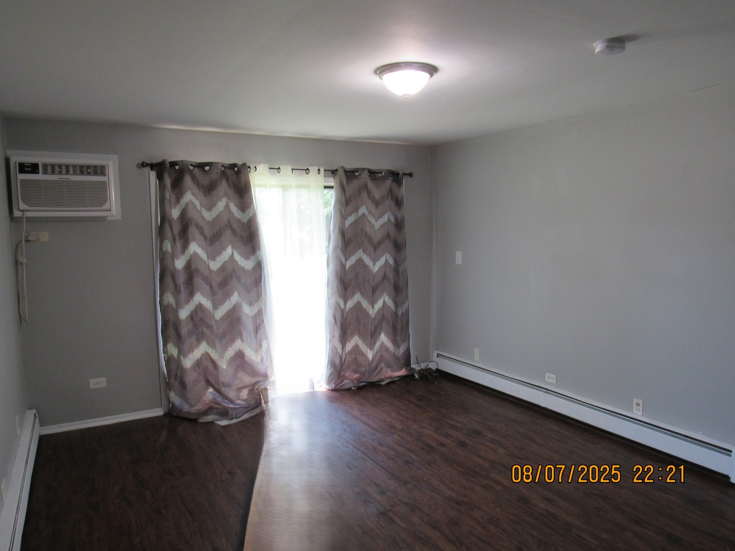 7713 Woodward Avenue #1B, Woodridge, IL 60517