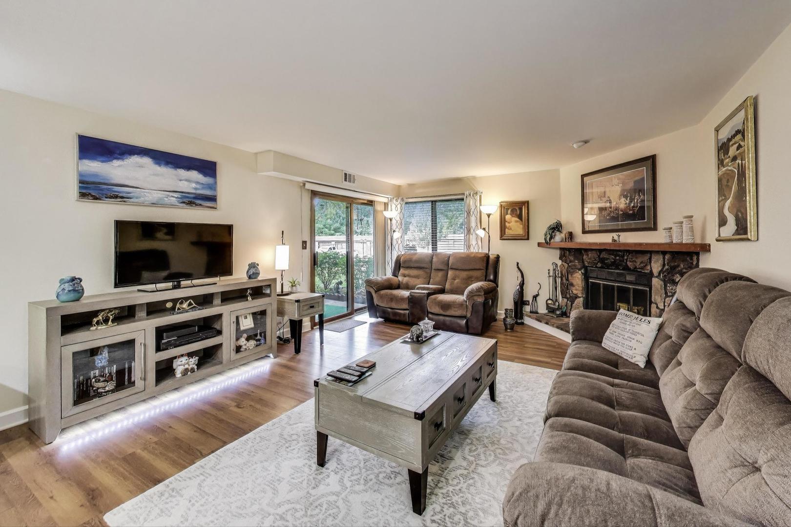 1356 N Sterling Avenue #102, Palatine, IL 60067