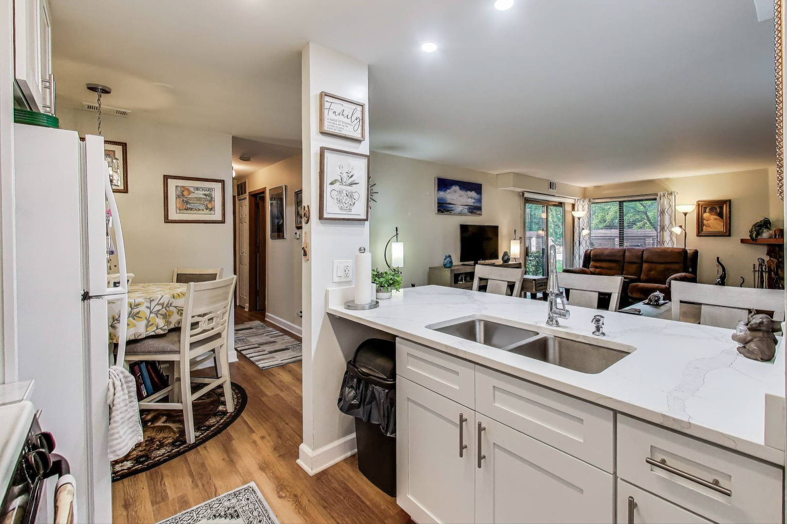 1356 N Sterling Avenue #102, Palatine, IL 60067