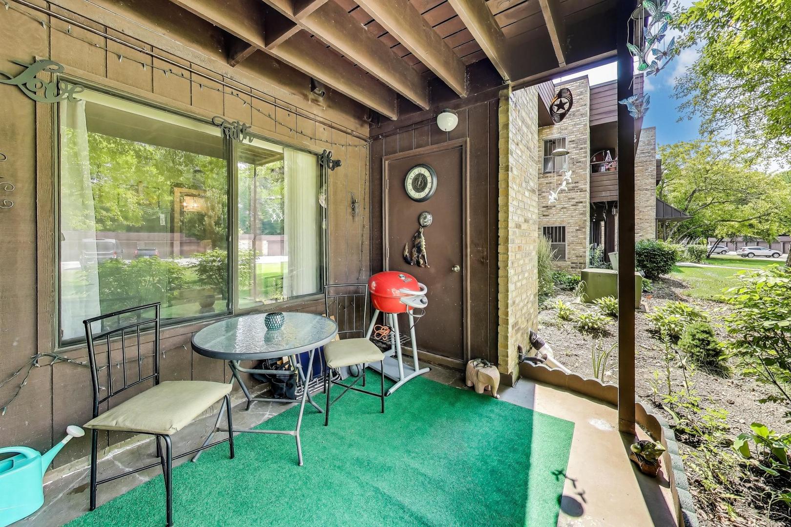 1356 N Sterling Avenue #102, Palatine, IL 60067