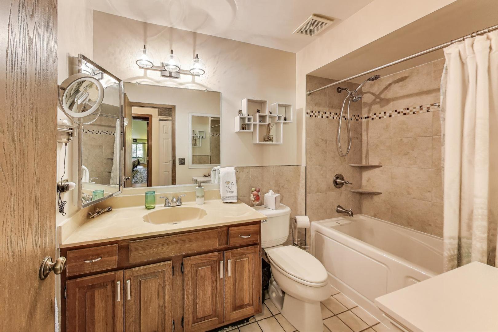 1356 N Sterling Avenue #102, Palatine, IL 60067