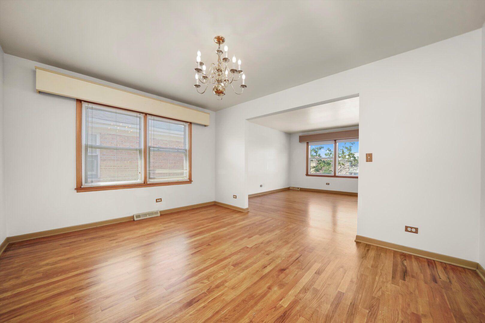5033 Carol Street, Skokie, IL 60077