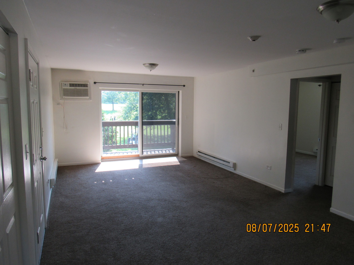 7725 Woodward Avenue #2S, Woodridge, IL 60517